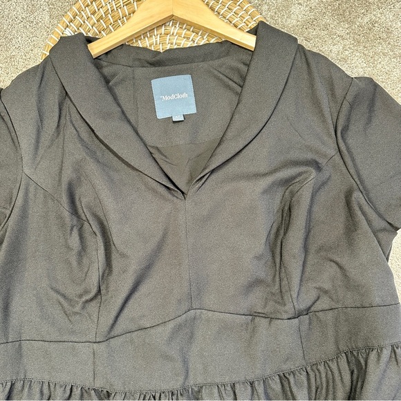 Modcloth Women’s Lively Identity ShortSleeve Dress V-Neck in Black Plus Size 4X - Picture 3 of 13